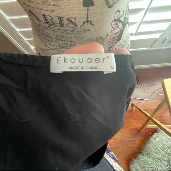 Elegant Black V-Neck Dress - Picture 5 of 5